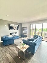 Building Photo - 750 S Pier Dr