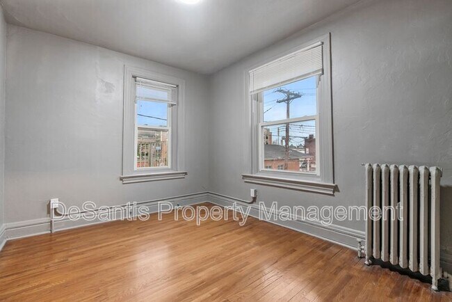 Building Photo - 512 S Millvale Ave