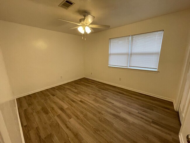 Building Photo - 3704CH