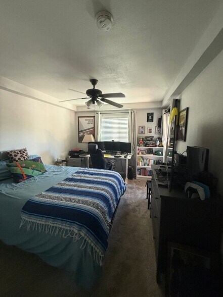 Building Photo - 2507 E 15th St