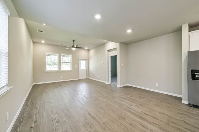 Building Photo - 19568 Stripe Hl Bnd
