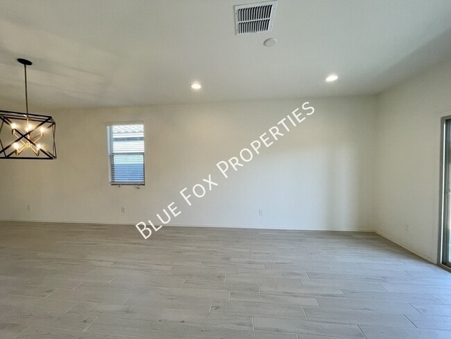 Building Photo - 10692 W Dickerson Dr