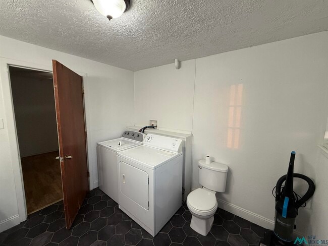 Building Photo - 2805 N Brand Dr