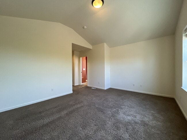 Building Photo - 3BD/3BA Bethany Home with Vaulted Ceilings, Stainless Appliances & Gas Fireplace