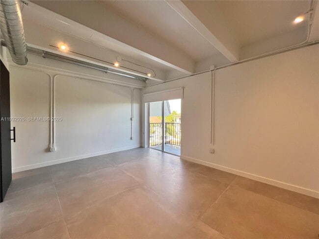 Building Photo - 6815 Edgewater Dr