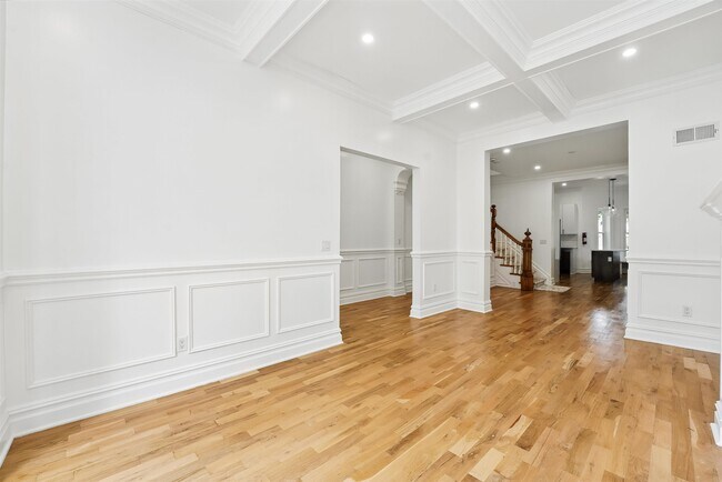 Building Photo - 52 Brinkerhoff St