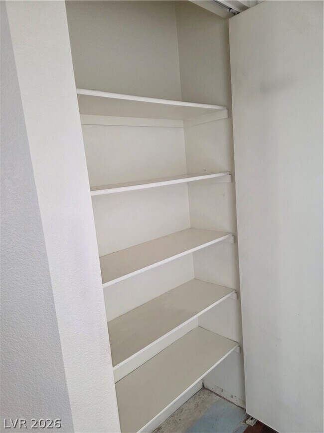 Building Photo - 5784 Akron Ct