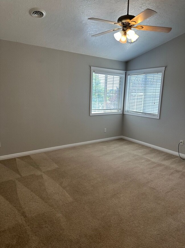 Building Photo - $1,995.00 / Ready Now this 4 bedroom home ...