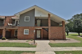 Building Photo - 104 Montclair Dr