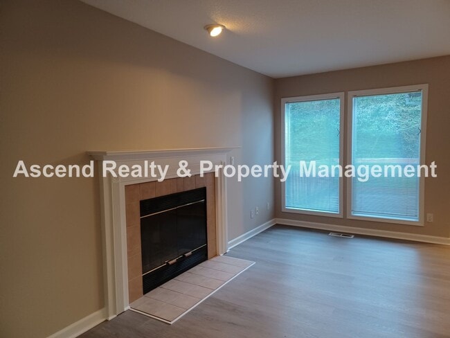 Building Photo - Gorgeous Updated Murrayhill Area 4 Bed on ...