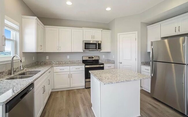 Building Photo - New construction! 4 bedroom home in Blue S...