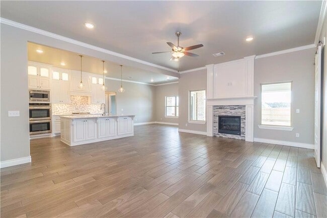 Building Photo - 3140 Drake Crest Dr