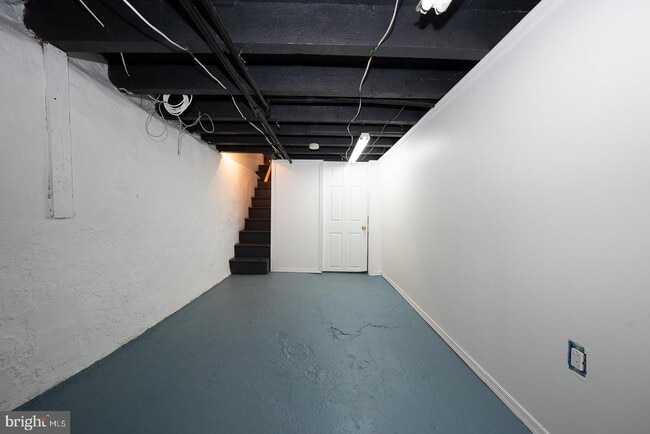 Building Photo - 2345 S Carlisle St