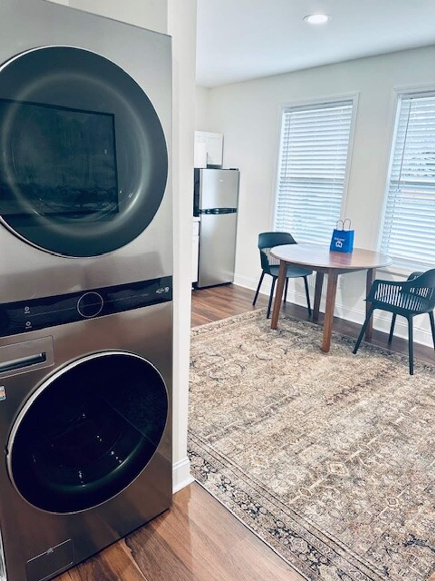 Building Photo - 107 David St