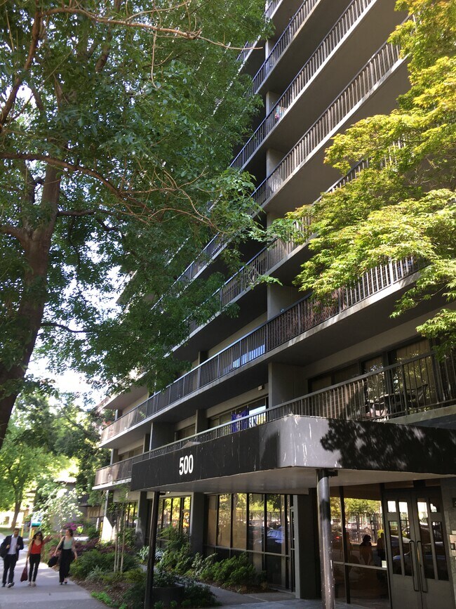 Building Photo - 500 N St