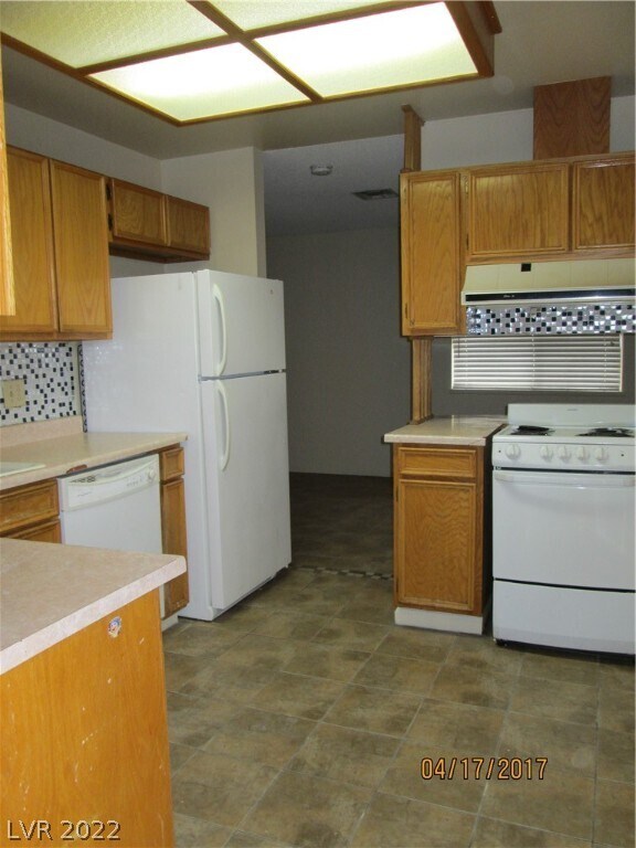 Building Photo - 2132 Jeanne Dr