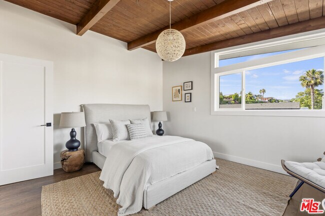 Building Photo - 4600 Don Quixote Dr