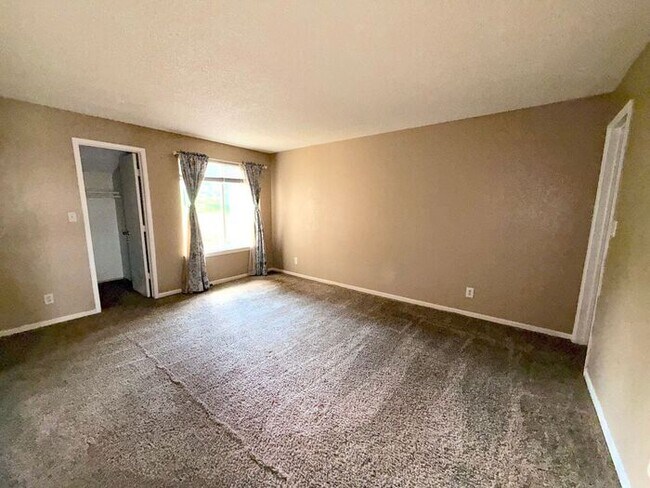 Building Photo - North Reno Wildcreek Garden Condos Upstairs 2 Bedroom
