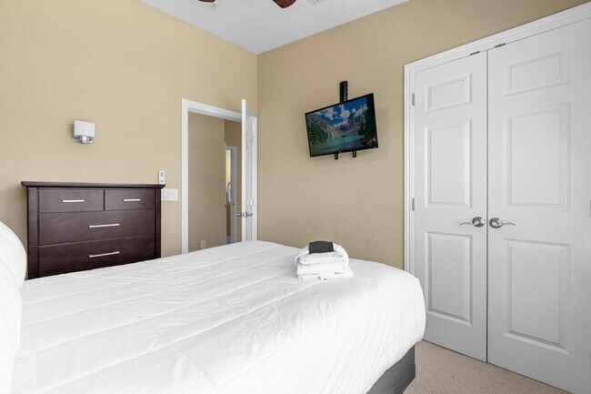 Building Photo - 14590 Damai Ln