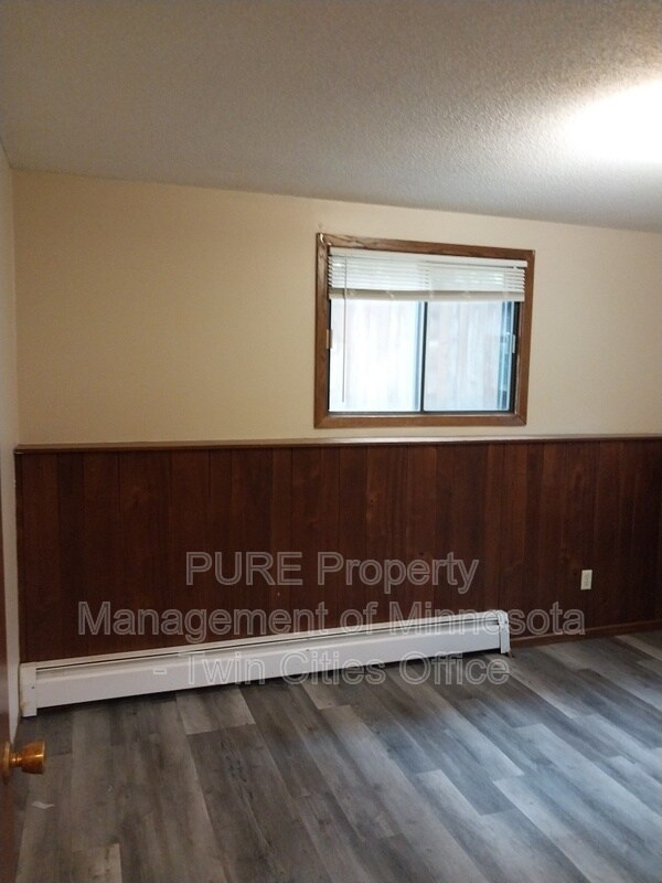 Building Photo - 144 13th Ave S