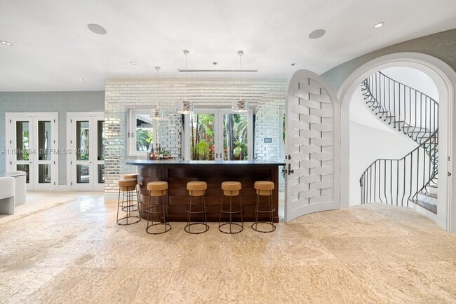 Building Photo - 16 Palm Ave