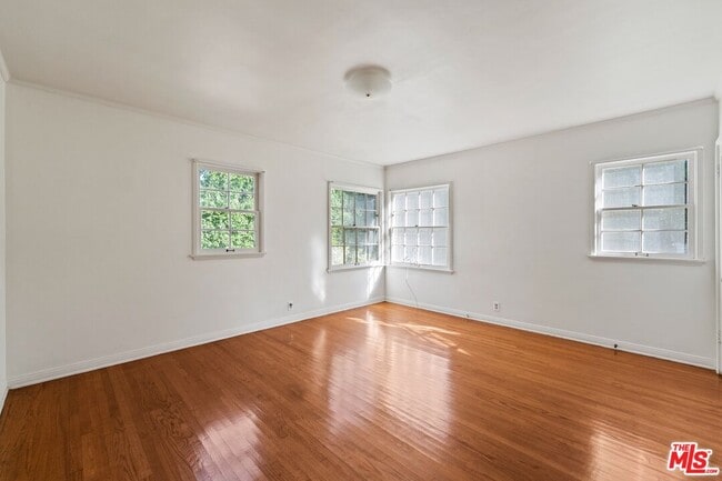 Building Photo - 17117 Weddington St