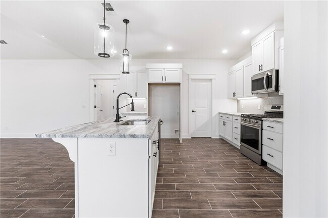 Building Photo - 87 N Banner Ave