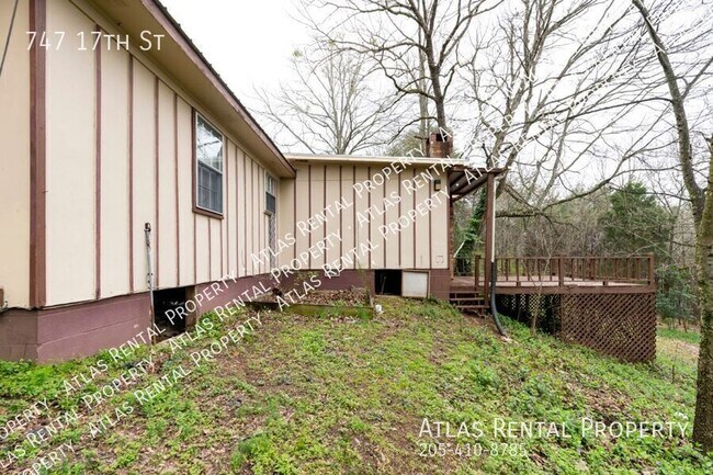 Building Photo - 747 17th St
