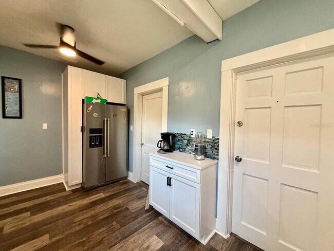 Building Photo - 3805 N Arlington Ave