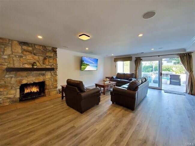 Building Photo - 18684 Santa Ramona St