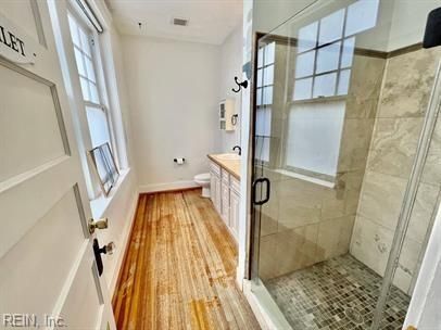 Building Photo - 230 E 40th St