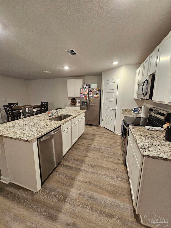 Building Photo - 6304 Burrow Ln