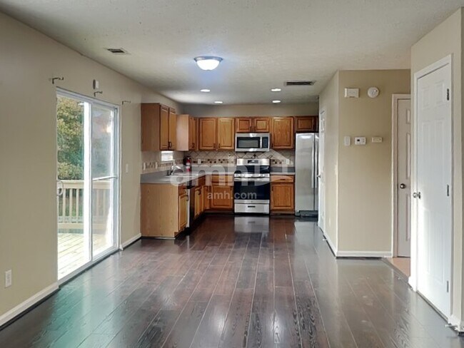 Building Photo - 450 Crested View Dr