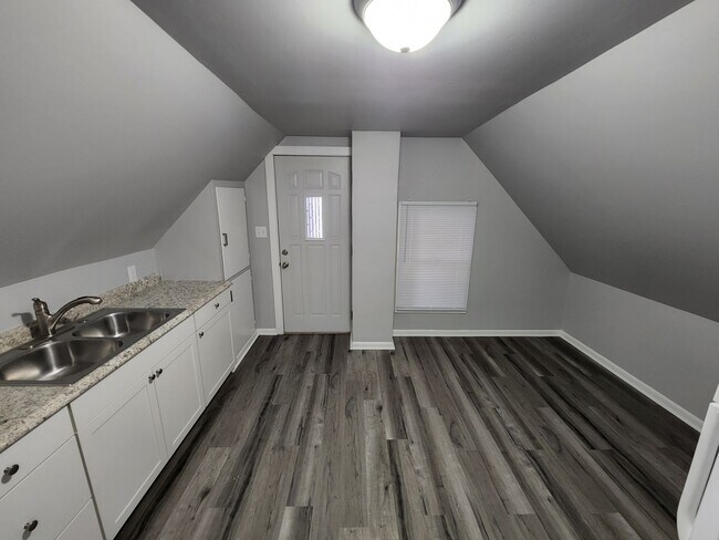 Building Photo - 204 N Military Rd