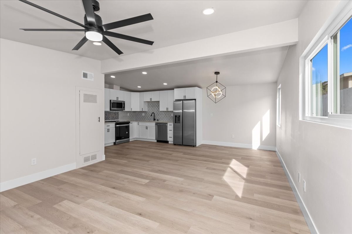 Building Photo - 9255 Fairlawn St