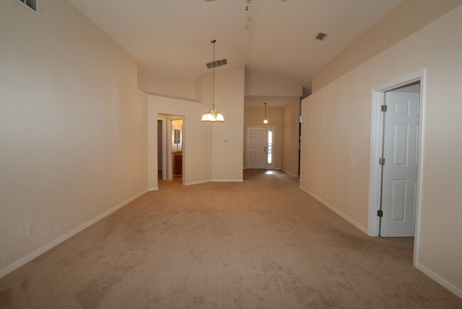 Building Photo - Great 3/2 in Estates of Lake Charles