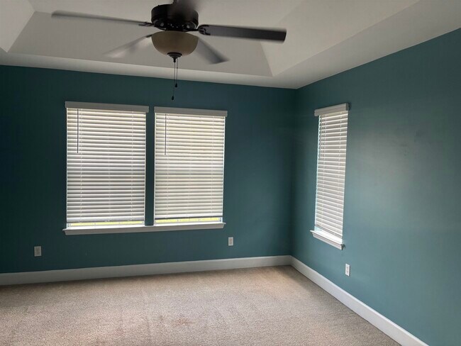 Building Photo - 5261 Montejo Dr