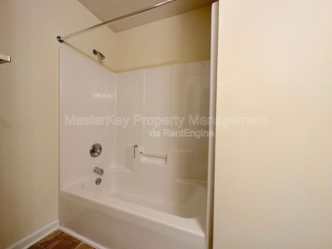 Building Photo - 413 Sapphire Dr