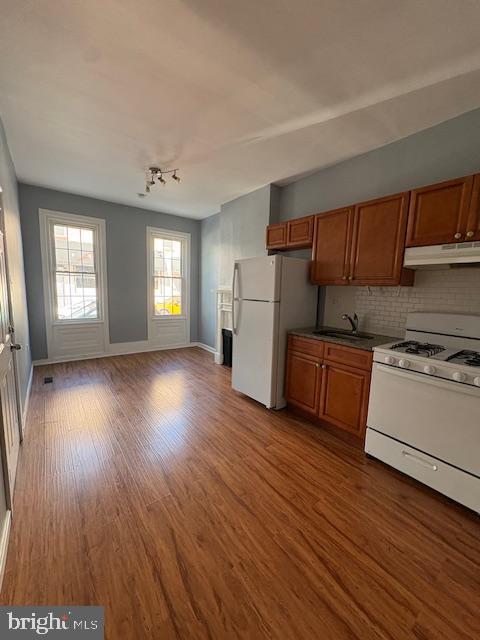 Building Photo - 923 N 28th St