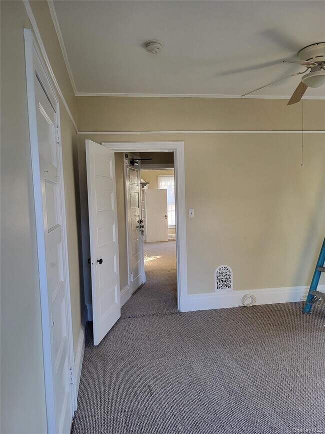 Building Photo - 32 Oakland Ave