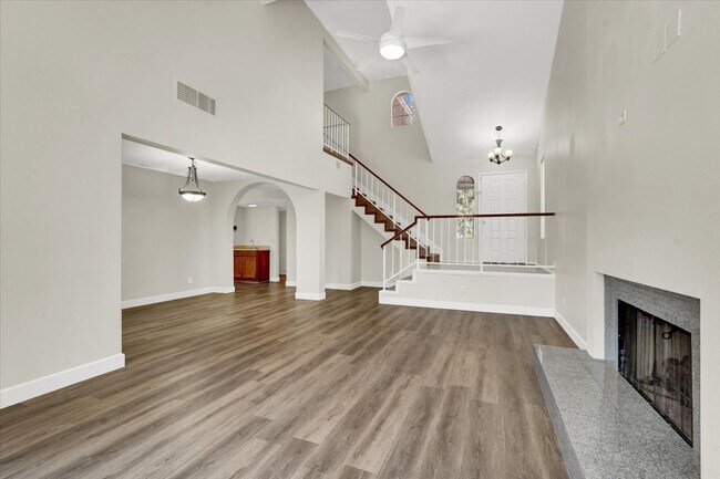 Building Photo - 8921 Beach Front Dr