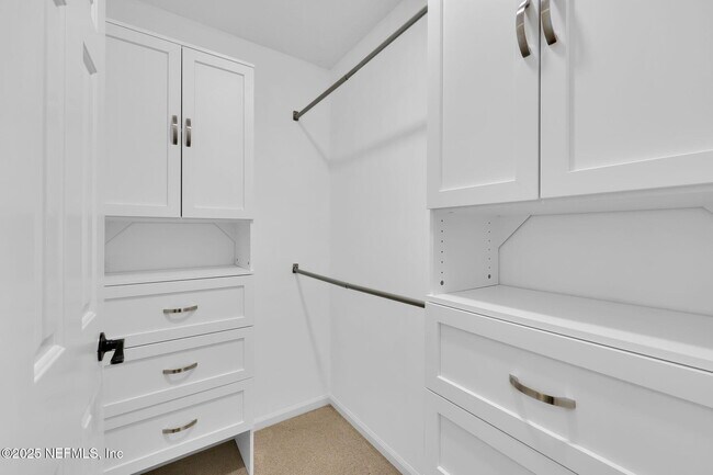Building Photo - 526 Oakmont Dr
