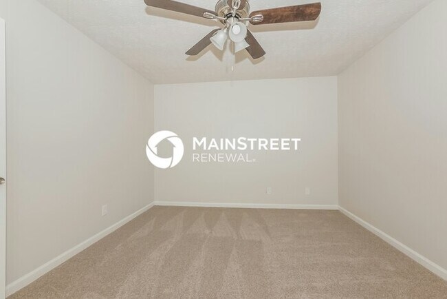 Building Photo - 3 Bedroom Pet-Friendly Home in Hampton, GA with Main Street Renewal