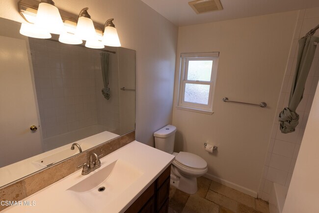 Building Photo - 569 S Danville Ave