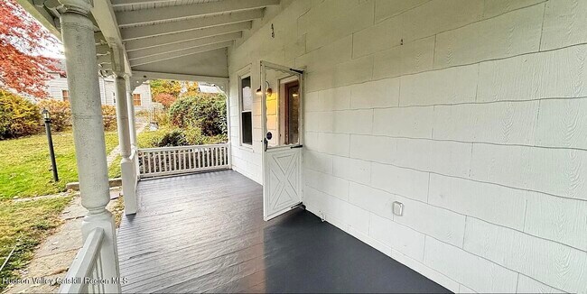 Building Photo - 967 Columbia St