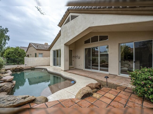 Building Photo - 4605 N Clear Creek Dr