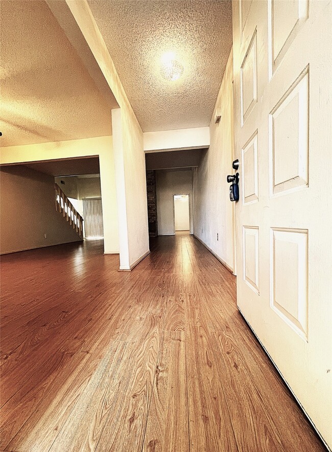 Building Photo - 6203 Gladewell Dr