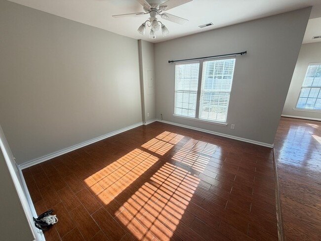 Building Photo - Charming 3BR Townhome in Sought-After Harrisburg Town Center