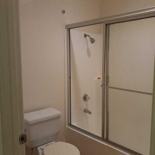 Building Photo - 10965 Fruitland Dr