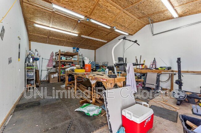 Building Photo - 303 Brentwood St